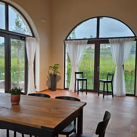 Igino - Con Vista Sui Vigneti - *